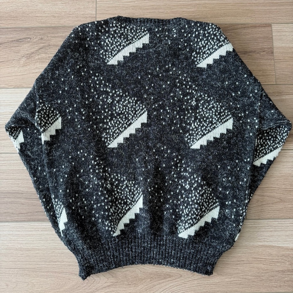 Vintage 1980’s Geometric Wool Blend Black White Crewneck Sweater - Picture 4 of 4
